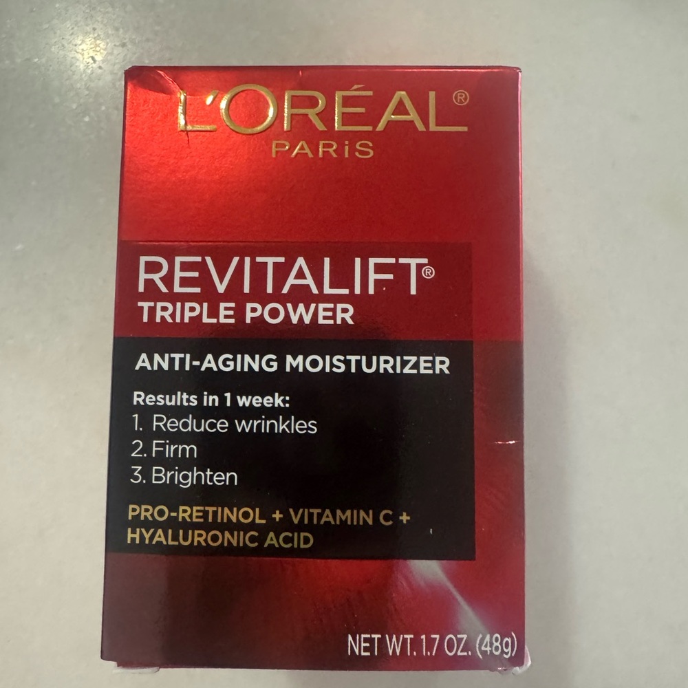 L'Oréal Revitalift Triple Power Anti-Aging Moisturizer -